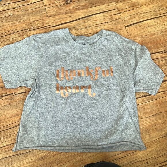 Small Grey + Rose Gold Miken Flow Thankful Crop Tee - Picture 1 of 4
